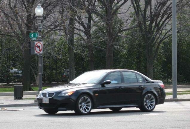 BMW M5 E60 2005