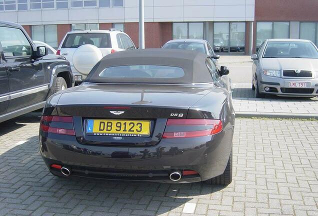 Aston Martin DB9 Volante