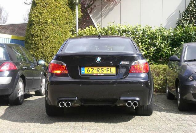 BMW M5 E60 2005