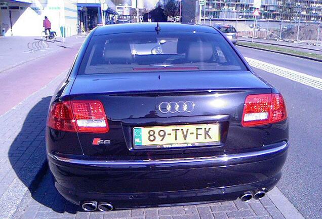 Audi S8 D3