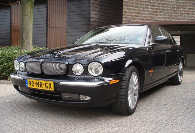 Jaguar XJR