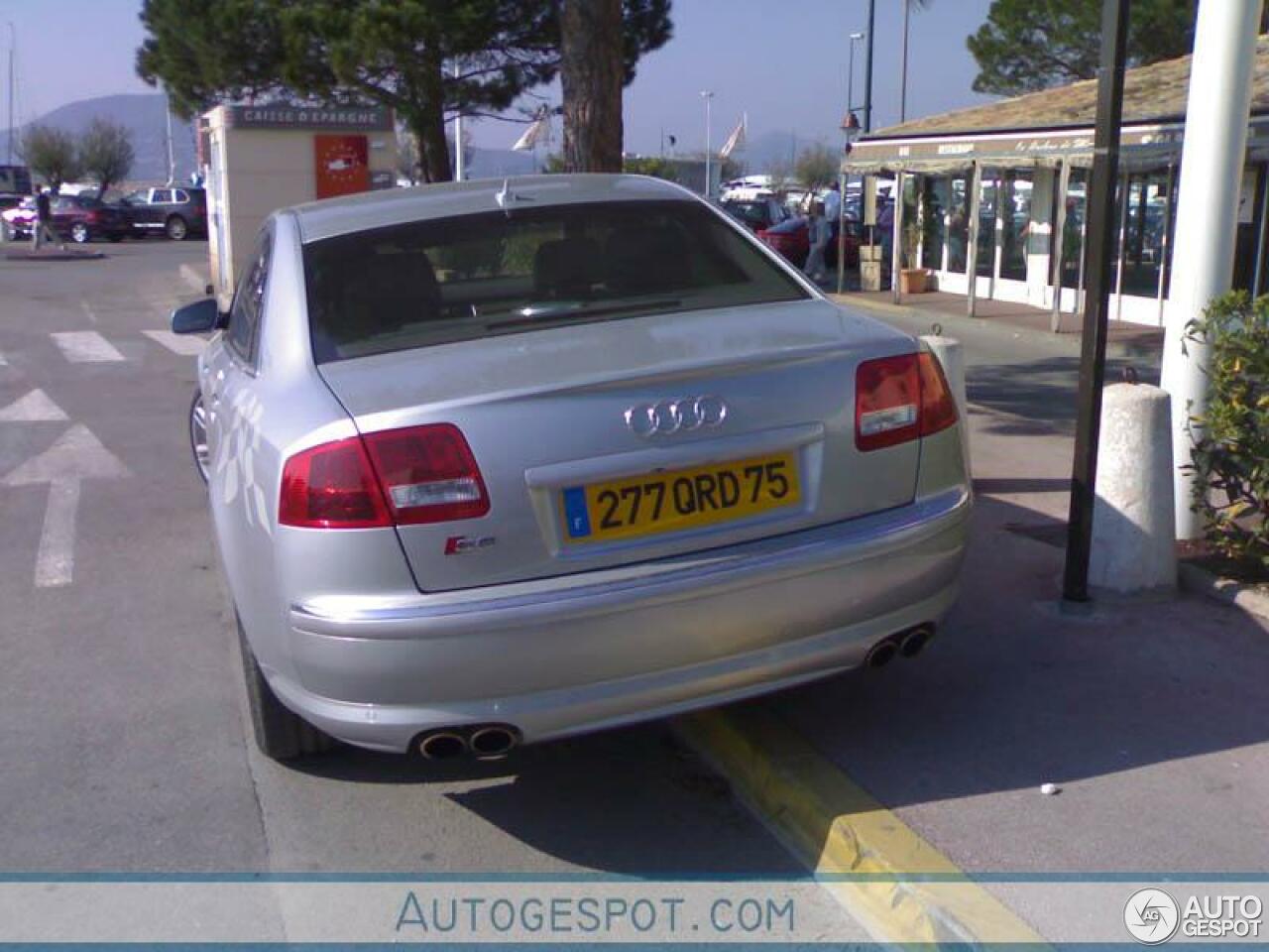 Audi S8 D3