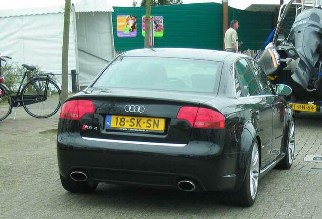 Audi RS4 Sedan