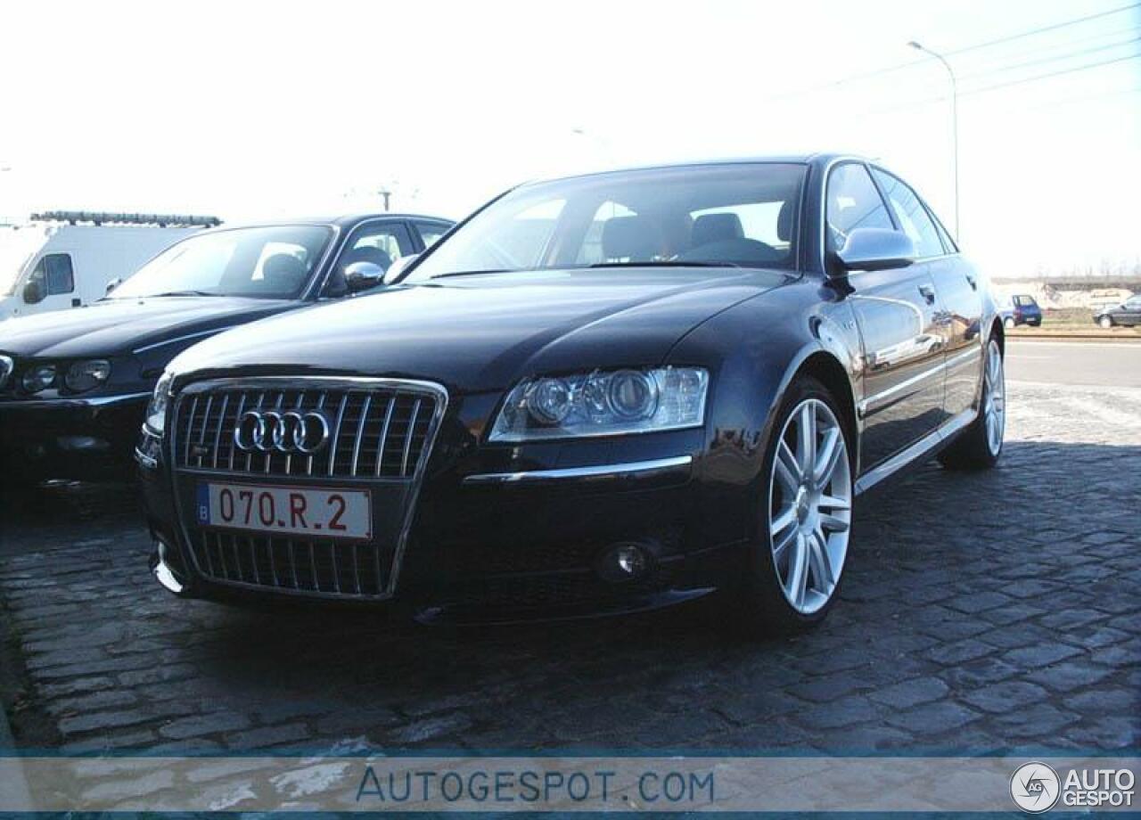 Audi S8 D3