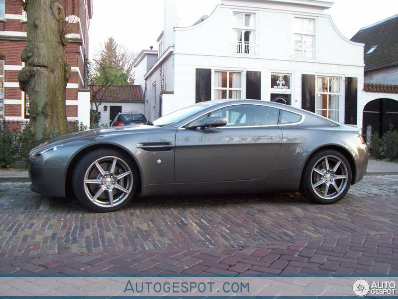 Aston Martin V8 Vantage