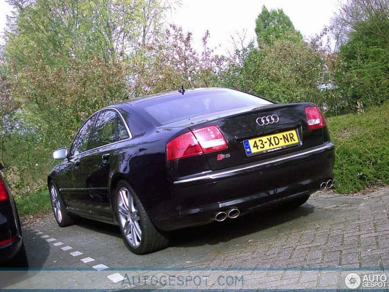 Audi S8 D3