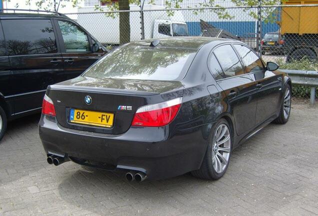 BMW M5 E60 2005