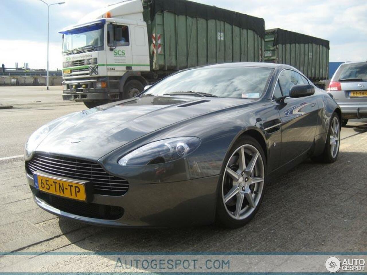 Aston Martin V8 Vantage