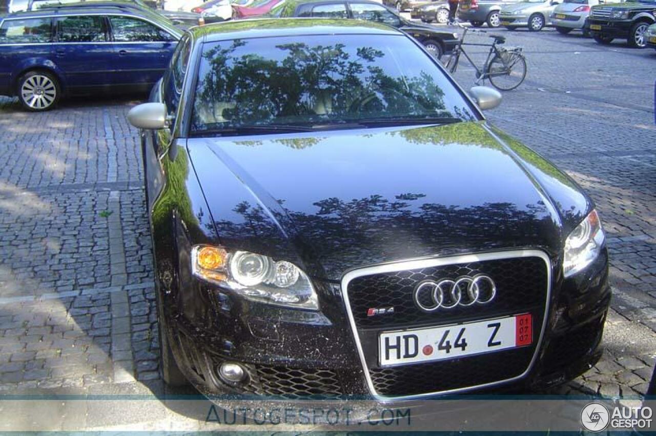 Audi RS4 sedan