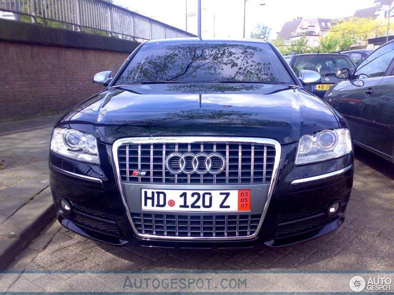 Audi S8 D3