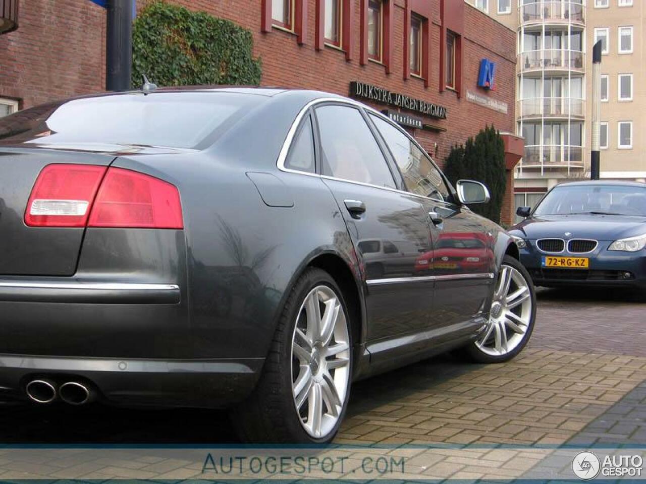 Audi S8 D3