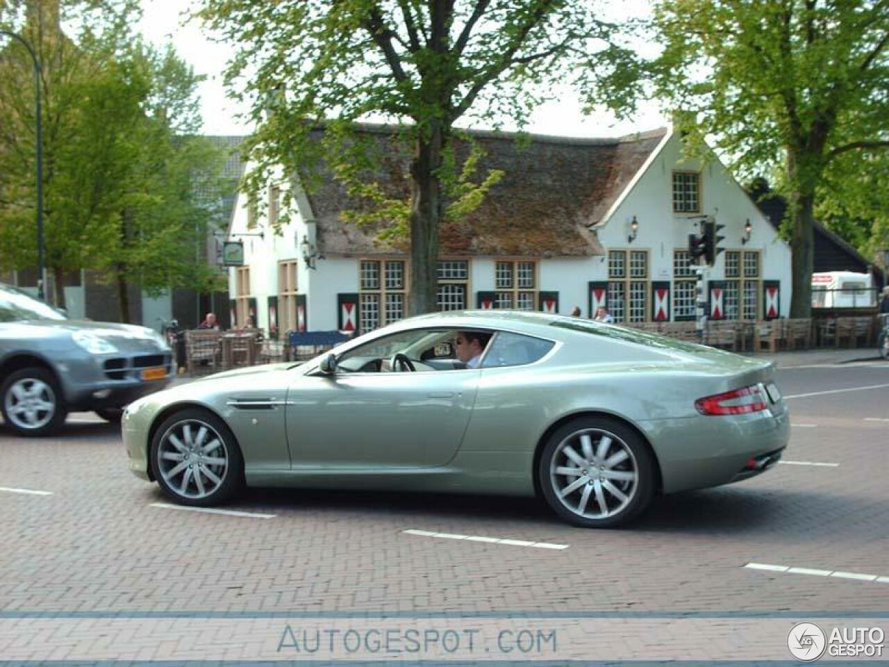 Aston Martin DB9