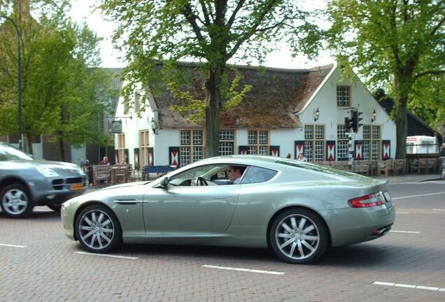 Aston Martin DB9