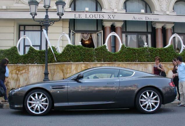 Aston Martin DB9