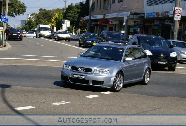 Audi RS4 Avant B5