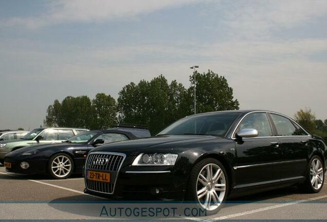 Audi S8 D3