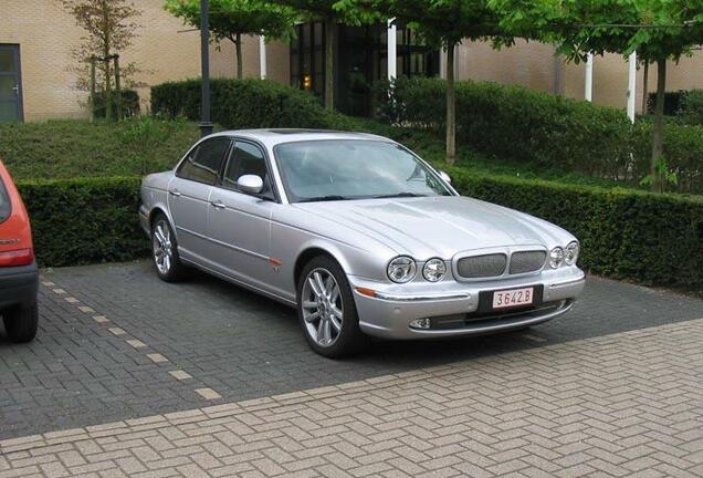 Jaguar XJR