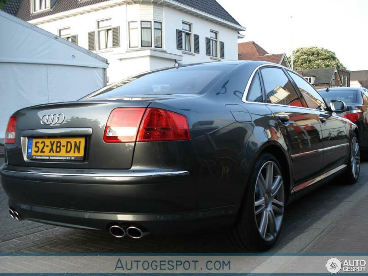 Audi S8 D3