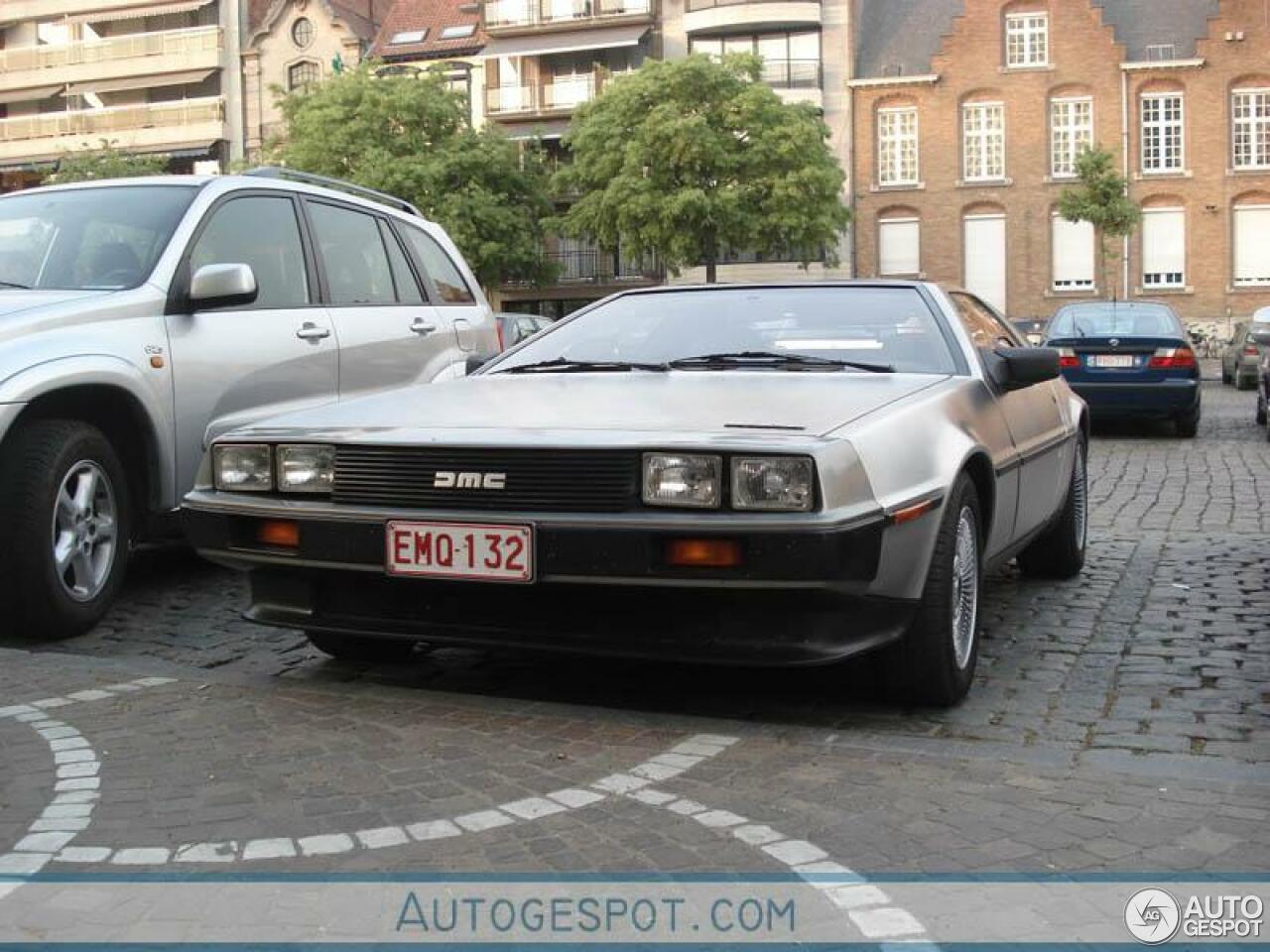 DeLorean DMC-12