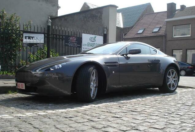 Aston Martin V8 Vantage