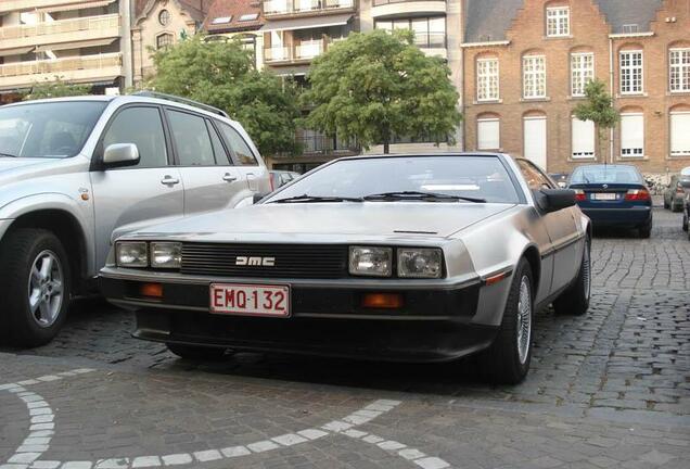 DeLorean DMC-12