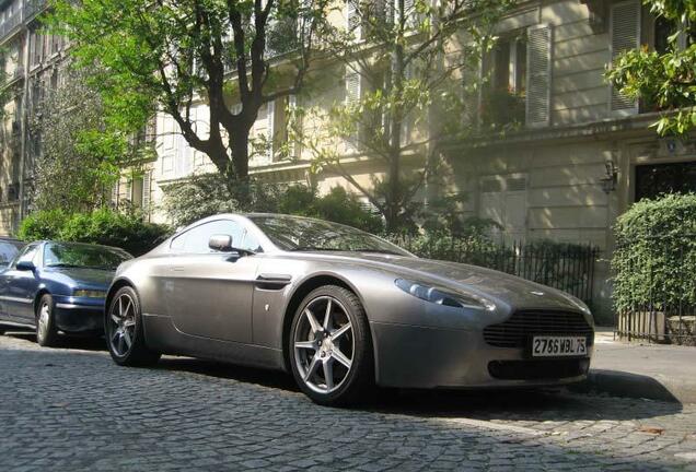 Aston Martin V8 Vantage