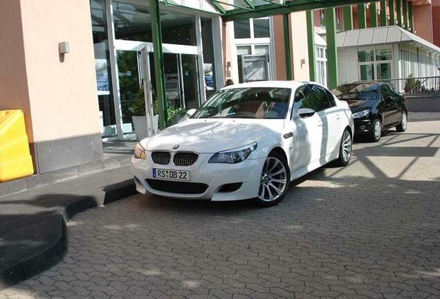 BMW M5 E60 2005