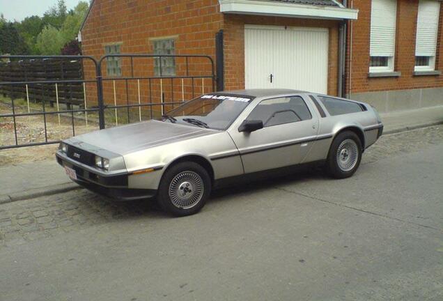 DeLorean DMC-12