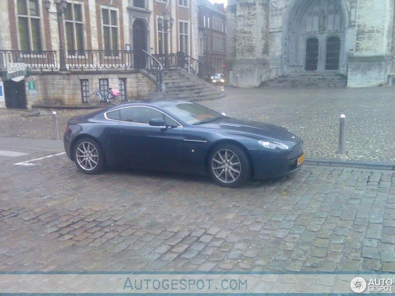 Aston Martin V8 Vantage