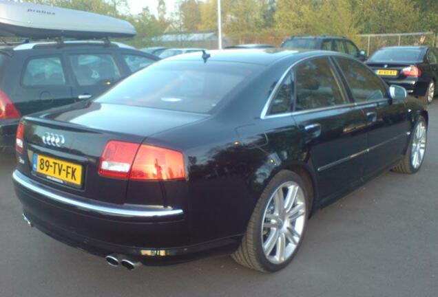 Audi S8 D3