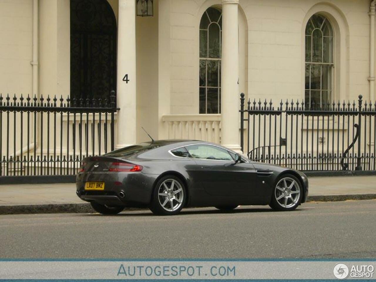 Aston Martin V8 Vantage