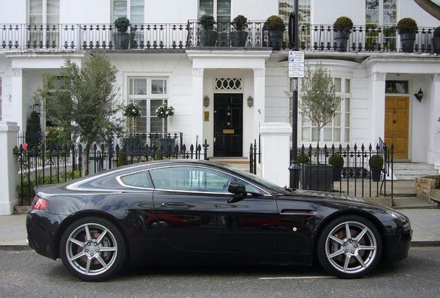 Aston Martin V8 Vantage