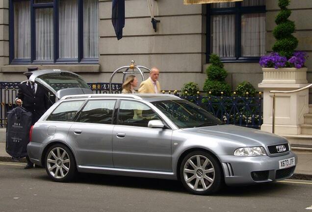 Audi RS4 Avant B5