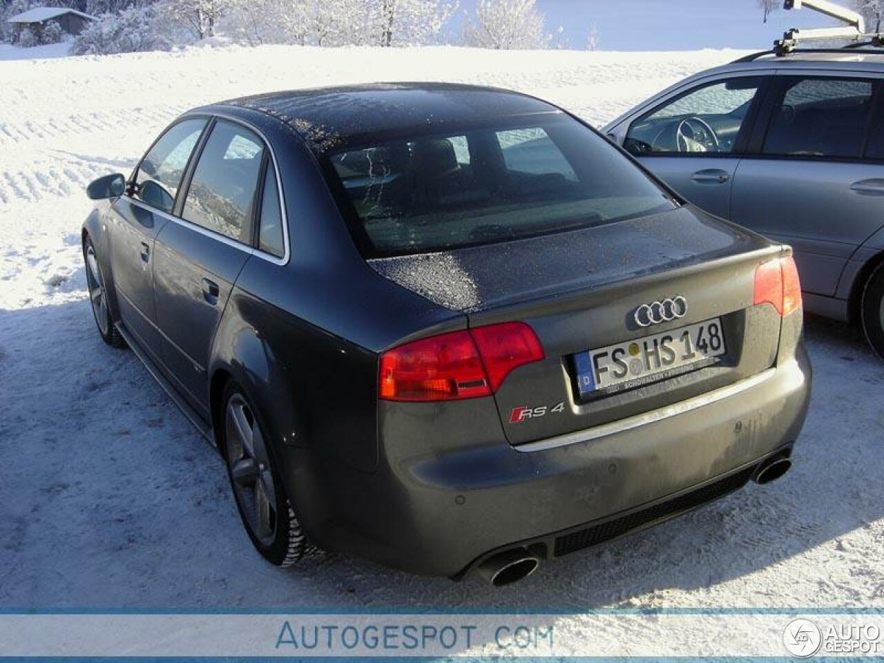 Audi RS4 Sedan