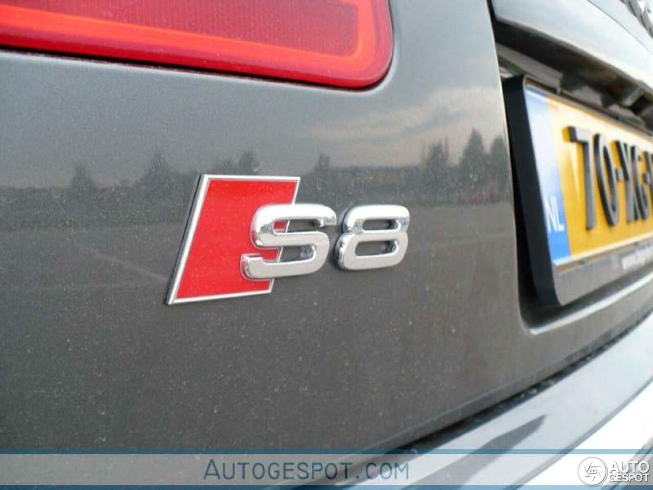 Audi S8 D3