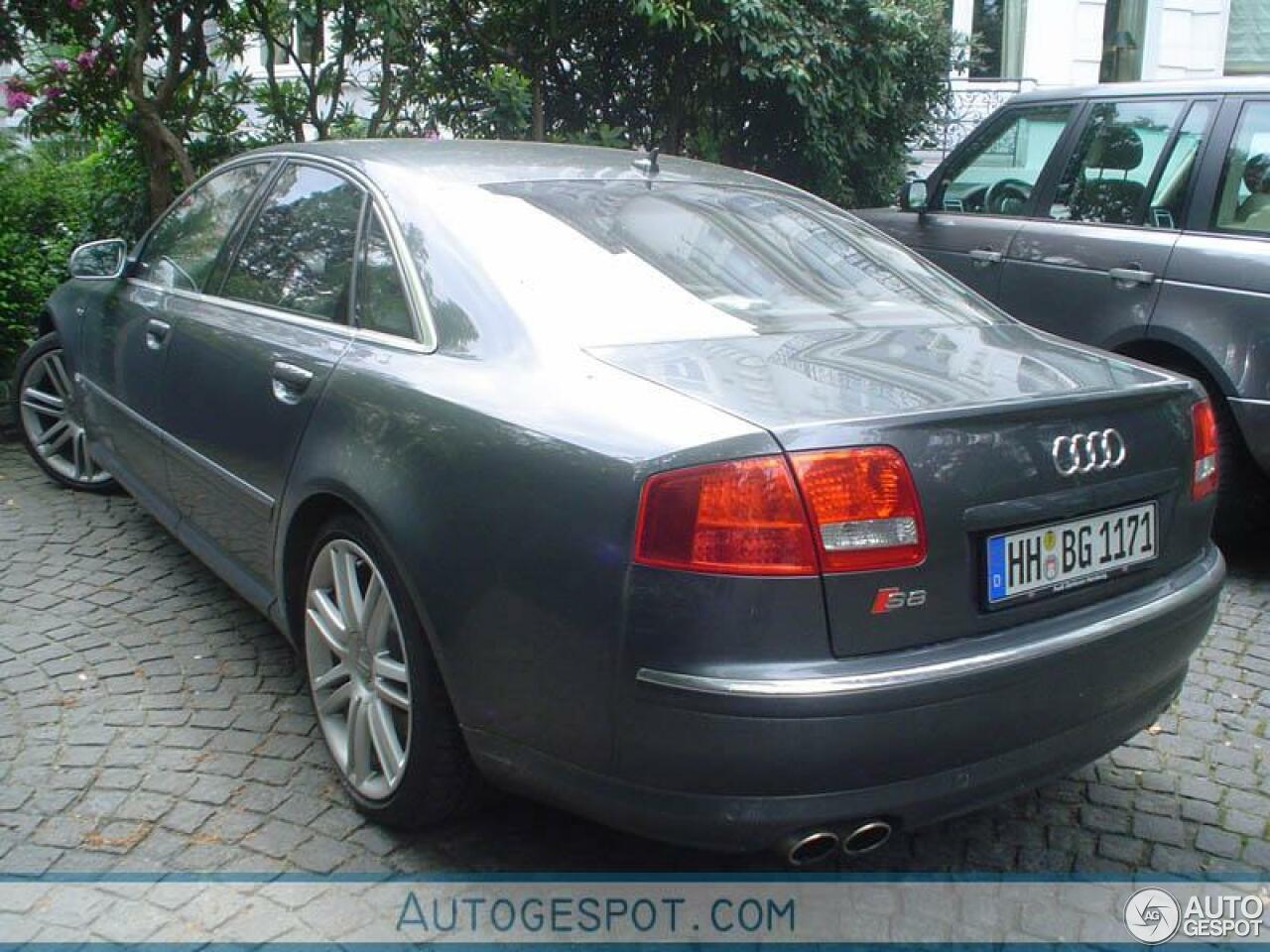 Audi S8 D3