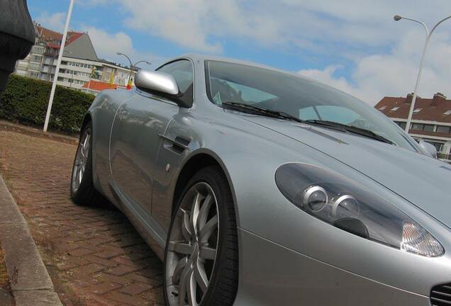 Aston Martin DB9