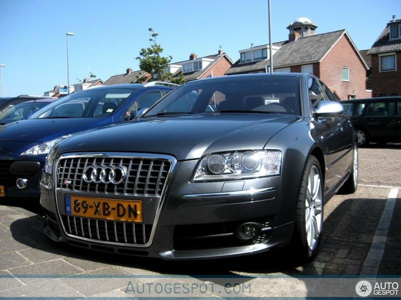 Audi S8 D3