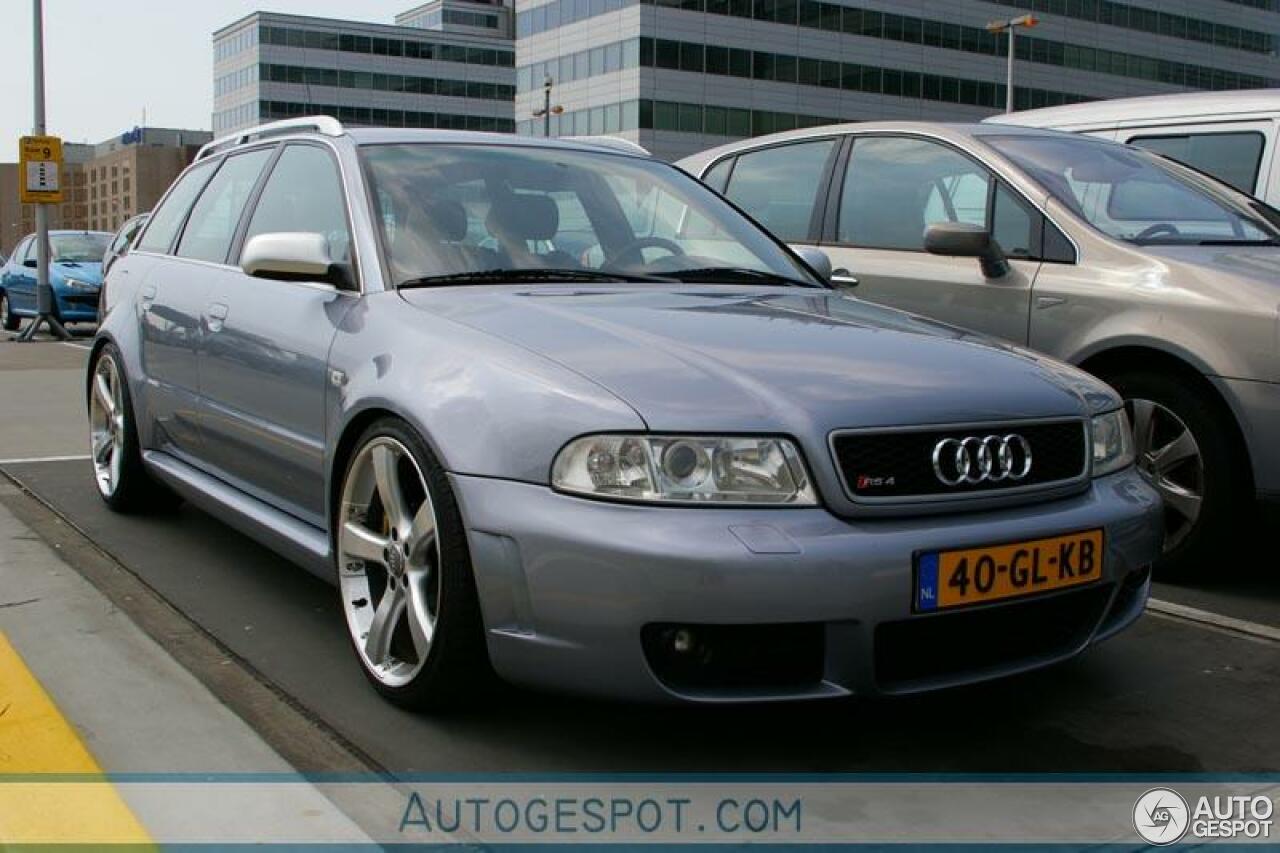 Audi RS4 Avant B5