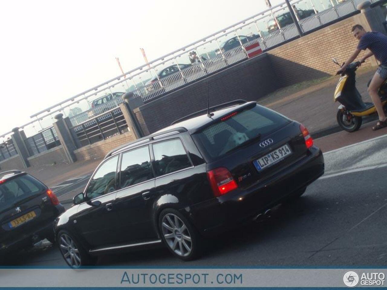 Audi RS4 Avant B5