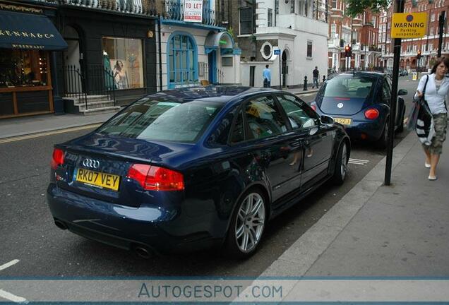 Audi RS4 Sedan