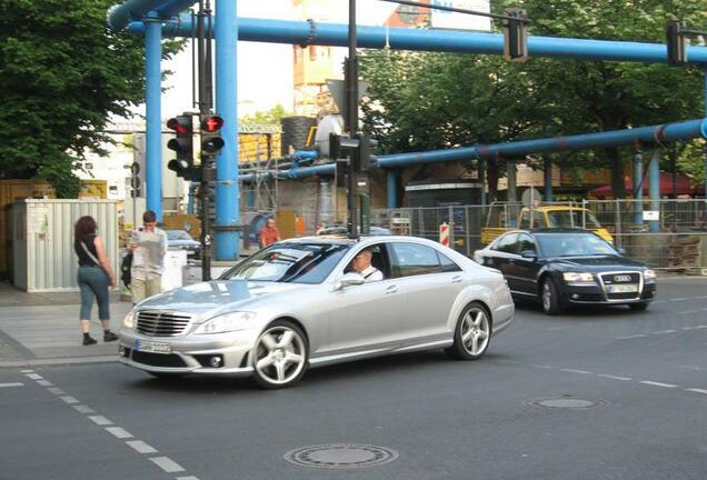 Mercedes-Benz S 65 AMG V221