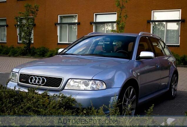 Audi RS4 Avant B5