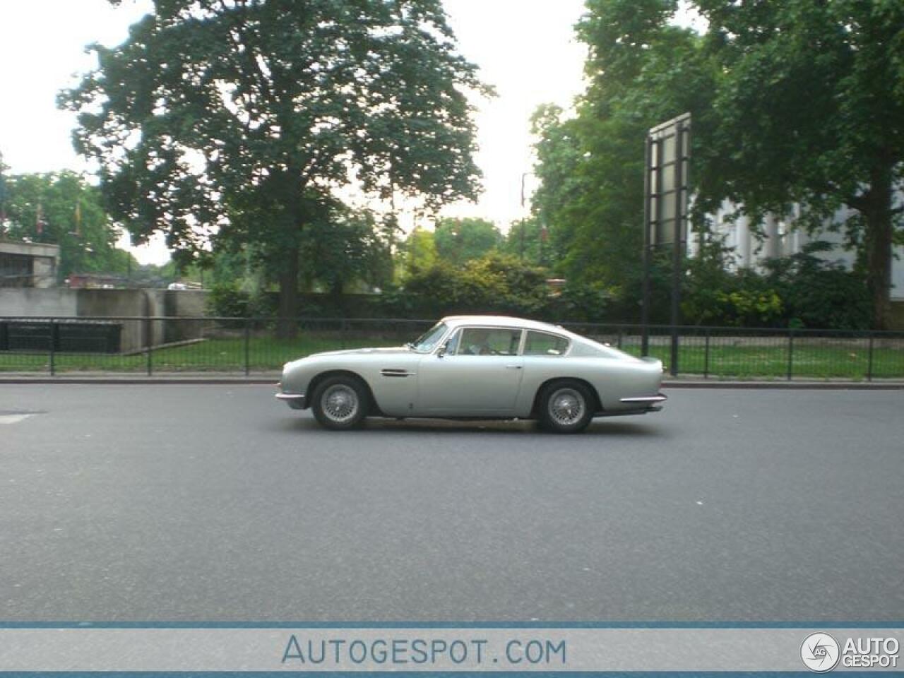 Aston Martin DB6 MKI