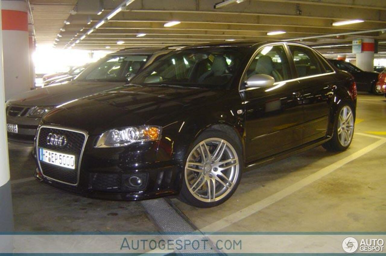 Audi RS4 Sedan