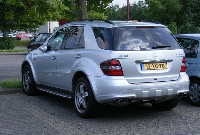 Mercedes ML 63 AMG W164, Vu à Saint-Tropez ( 83 )