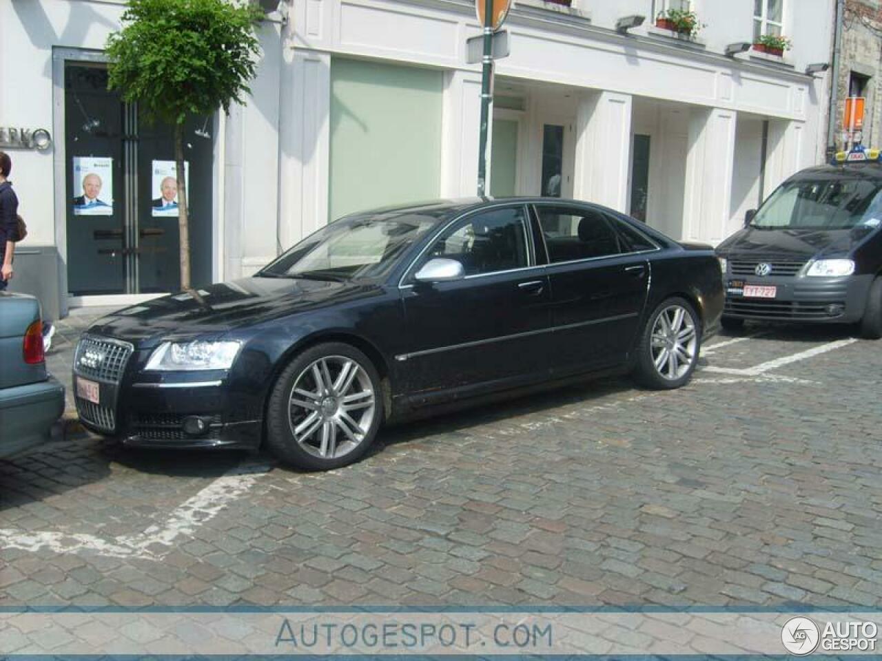 Audi S8 D3