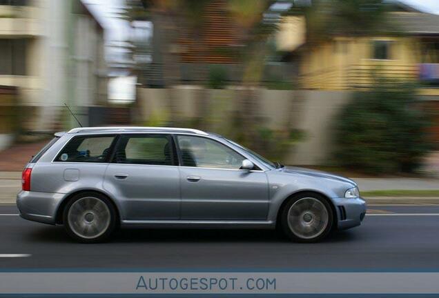 Audi RS4 Avant B5