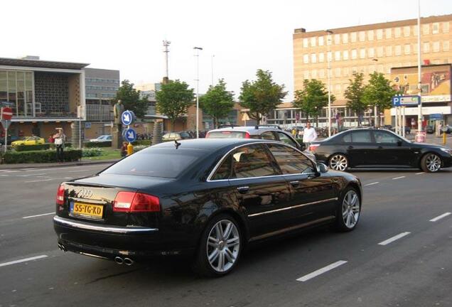 Audi S8 D3