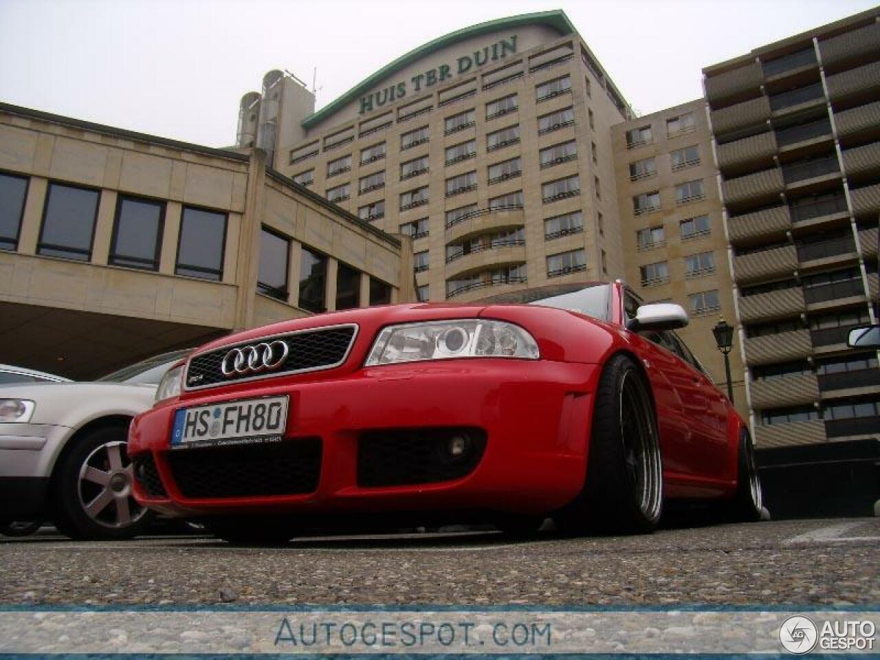 Audi RS4 Avant B5